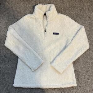 Patagonia Women's White and Cream Sweatshirt